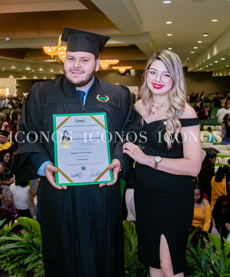 La 51 graduación 2023 by UTH Honduras campus San Pedro Sula