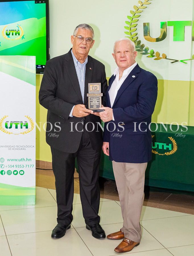 Reconocimiento TeleProgreso Honduras a Roger Valladares