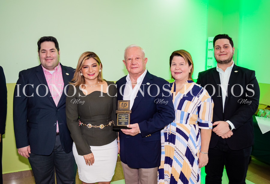 Reconocimiento TeleProgreso Honduras a Roger Valladares