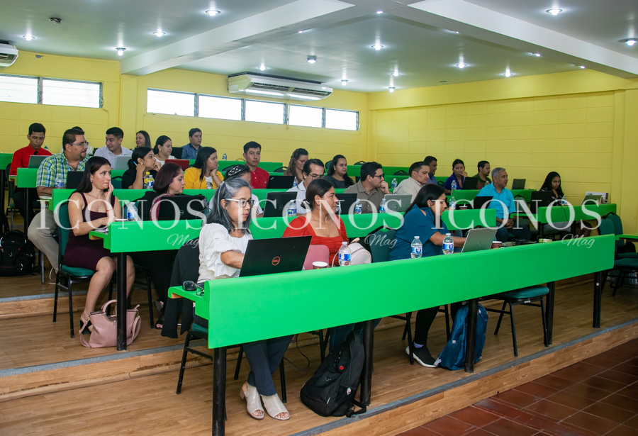 Seminario Preparación impuestos para Estados Unidos by UTH Honduras (25)