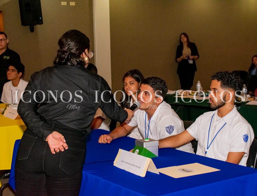 Concurso Team Challenge 2023 by UTH campus Tegucigalpa