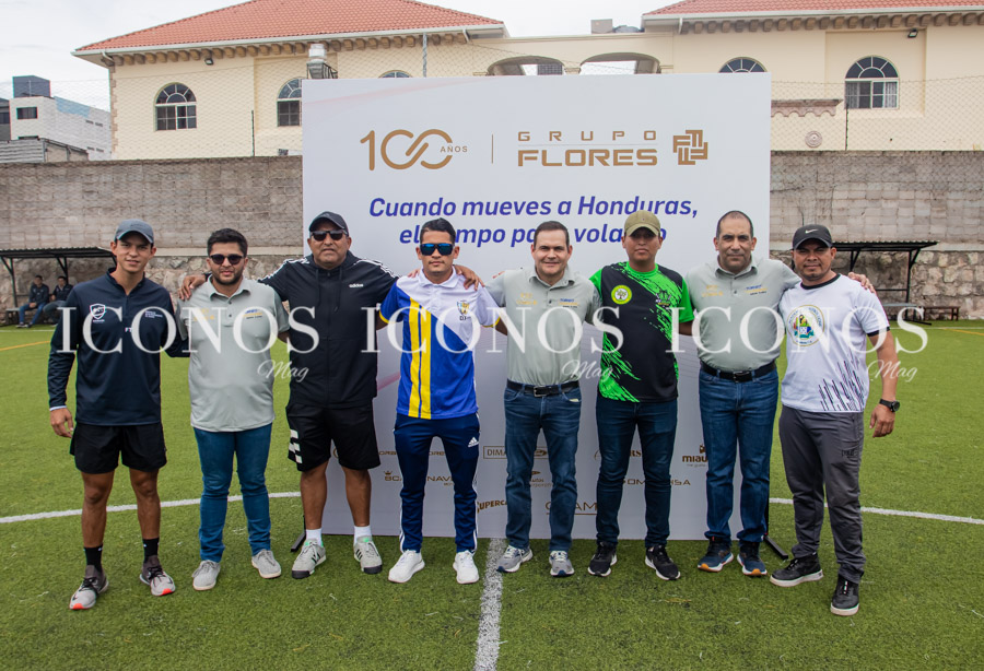 Copa Centenario Jugando Por la Educación by Grupo Flores
