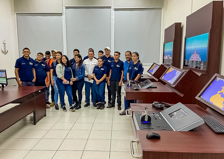 Gira técnico en logística y operaciones portuarias by Ucenm