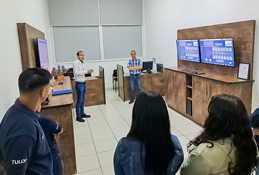 Gira técnico en logística y operaciones portuarias by Ucenm
