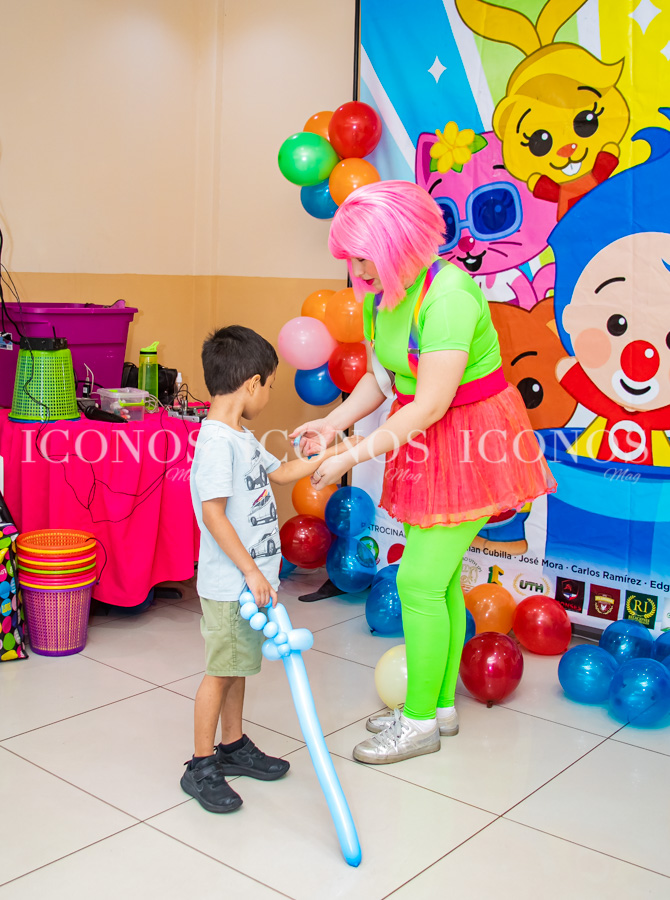 Jornada de vacunación by SESAL UTH Honduras (24)
