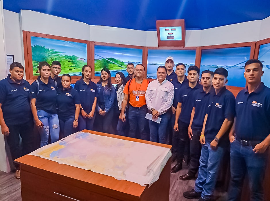 Gira técnico en logística y operaciones portuarias by Ucenm