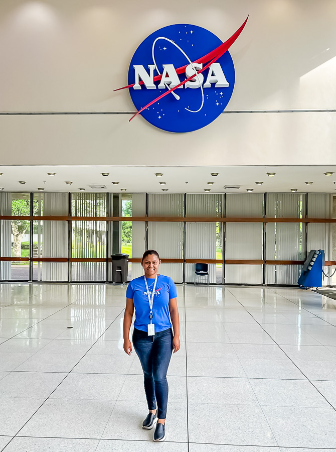 Susana Morales Kane graduada de UTH que trabaja en la NASA
