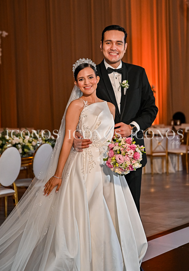 Boda Laura Espinal López y Guillermo Flores Araujo