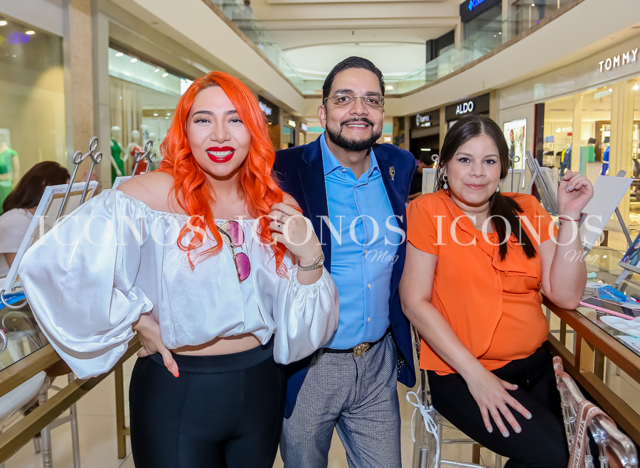 Cócteles y canvas 2023 en Mall Multiplaza Tegucigalpa