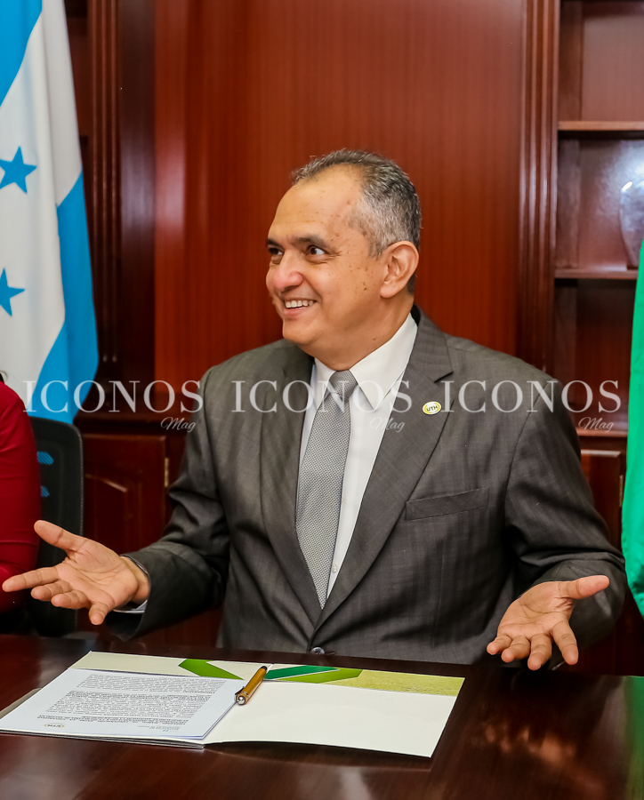 Convenio UTH y Secretaría de Asuntos de La Mujer