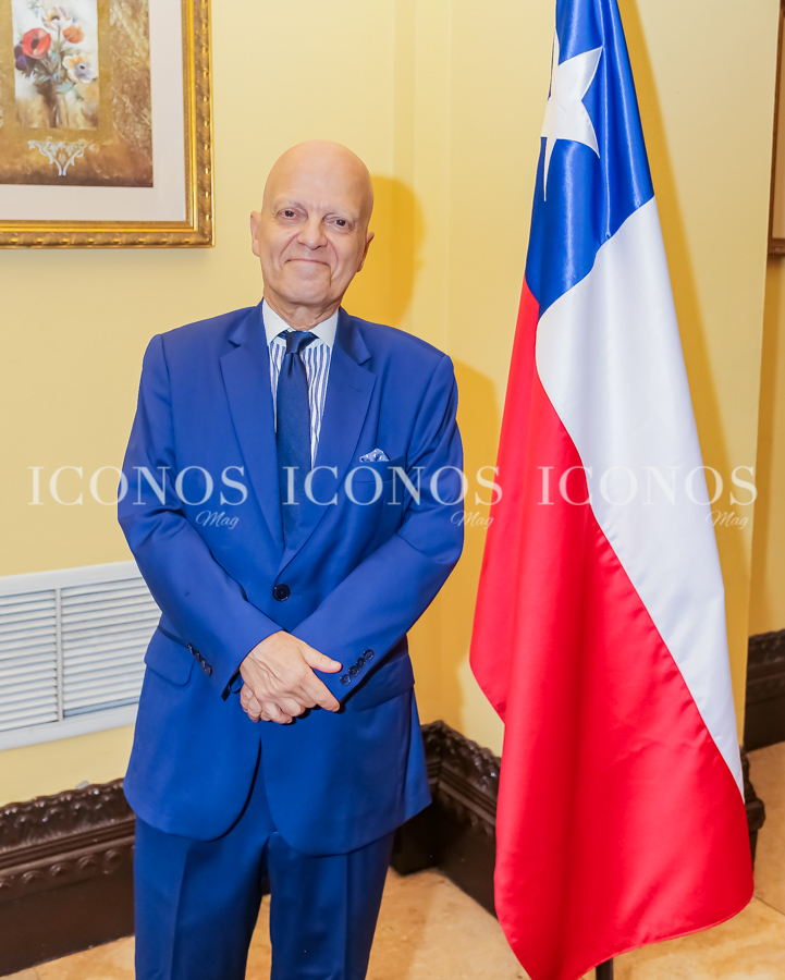 Embajador de Chile Enrique Barriga Larraín