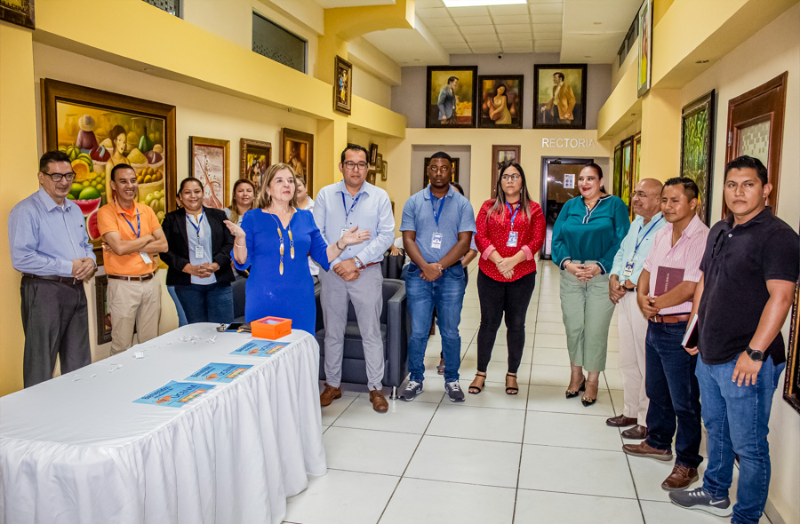 Estudiantes UCENM La Esperanza visitan sede central San Pedro Sula