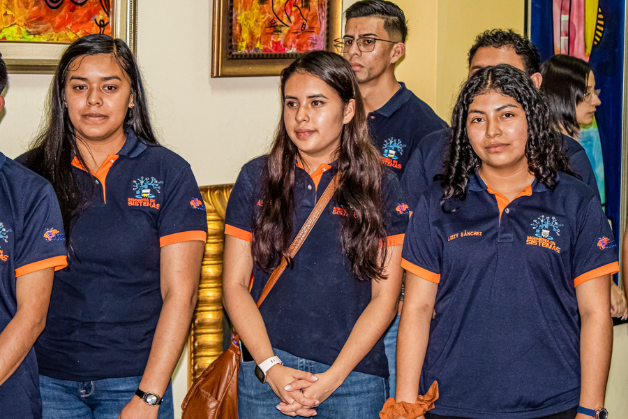 Estudiantes UCENM La Esperanza visitan sede central San Pedro Sula