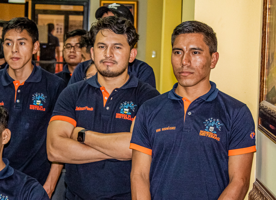 Estudiantes UCENM La Esperanza visitan sede central San Pedro Sula