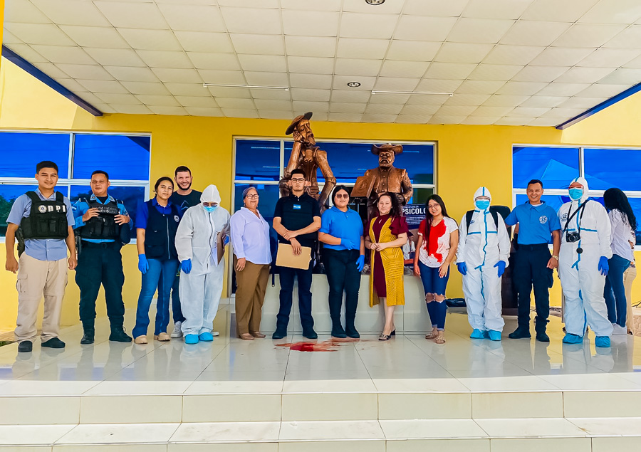 Estudiantes UCENM realizan simulacro de escena del crimen