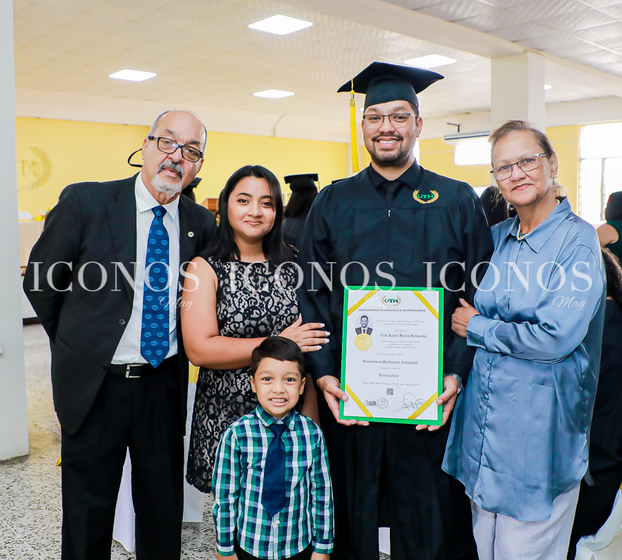 Graduación 2023 UTH Puerto Cortés 2 (1)