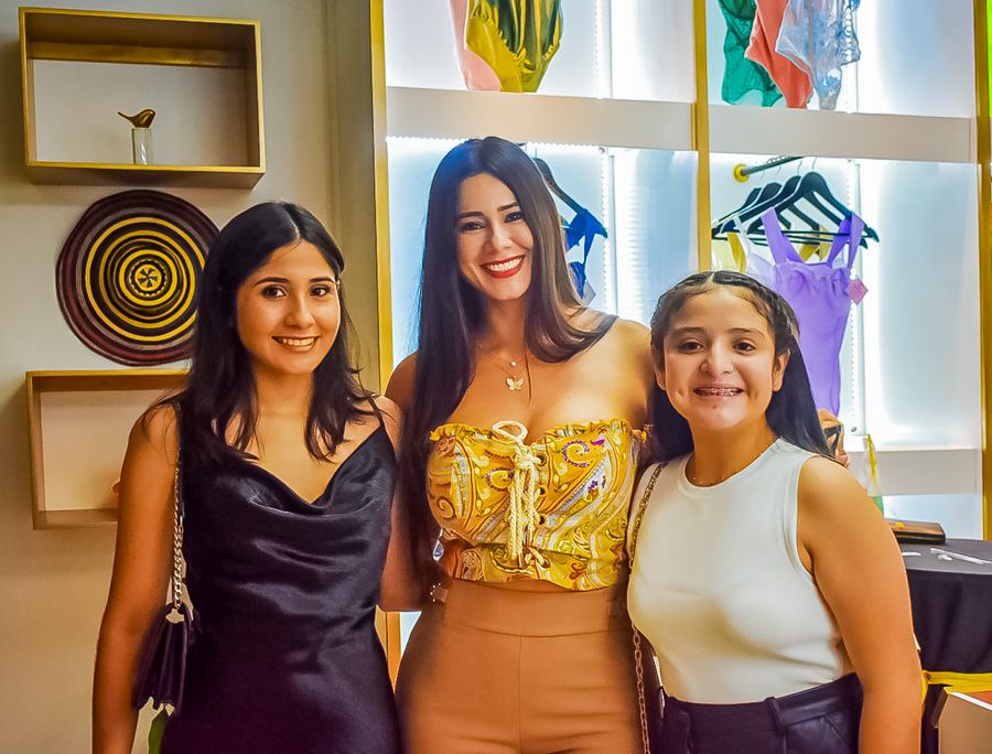 Inauguración marca de ropa femenina DAMGAG