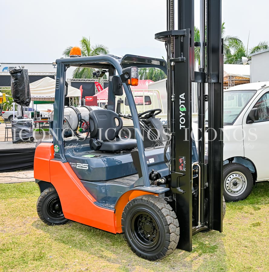 Montacargas Toyota 2023 (7)