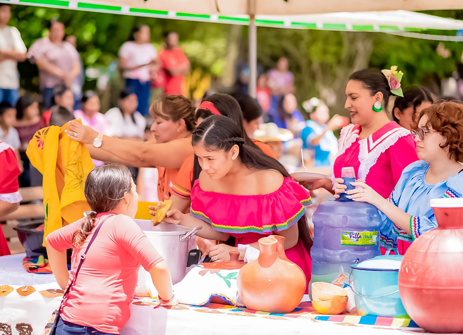 Muestra cultural Centro Asociado de UCENM Gracias
