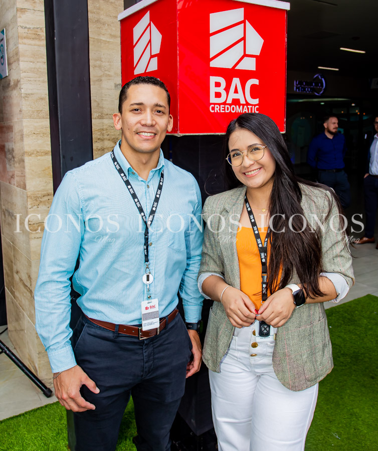 Parqueo Compass Ventu LifeCenter by BAC Credomatic