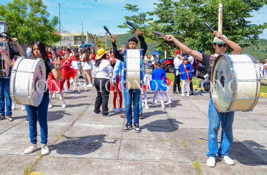 Desfile patrio escuela bilingüe Happy Summer UTH campus Tegucigalpa