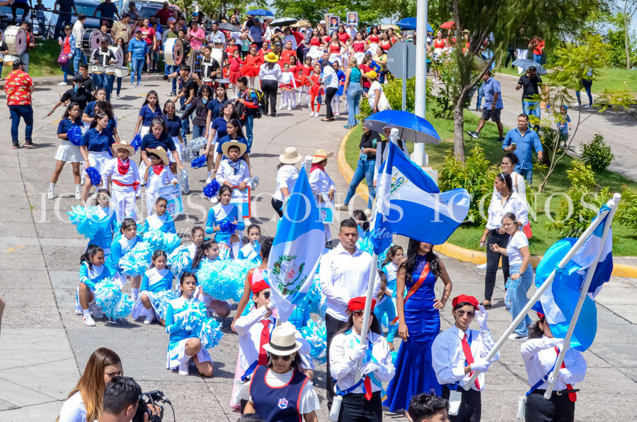 Desfile patrio escuela bilingüe Happy Summer UTH campus Tegucigalpa