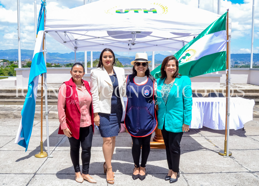 Desfile patrio escuela bilingüe Happy Summer UTH campus Tegucigalpa