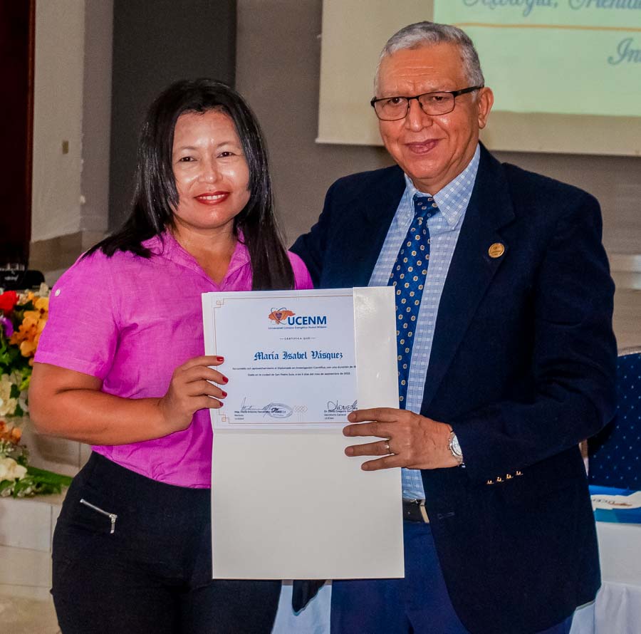 Diplomado en investigación científica by UCENM Honduras