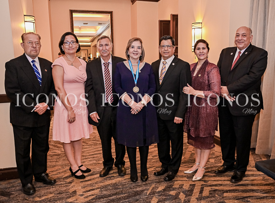 Doctorado Honoris Causa en Educación 2023 by UPH Honduras 3