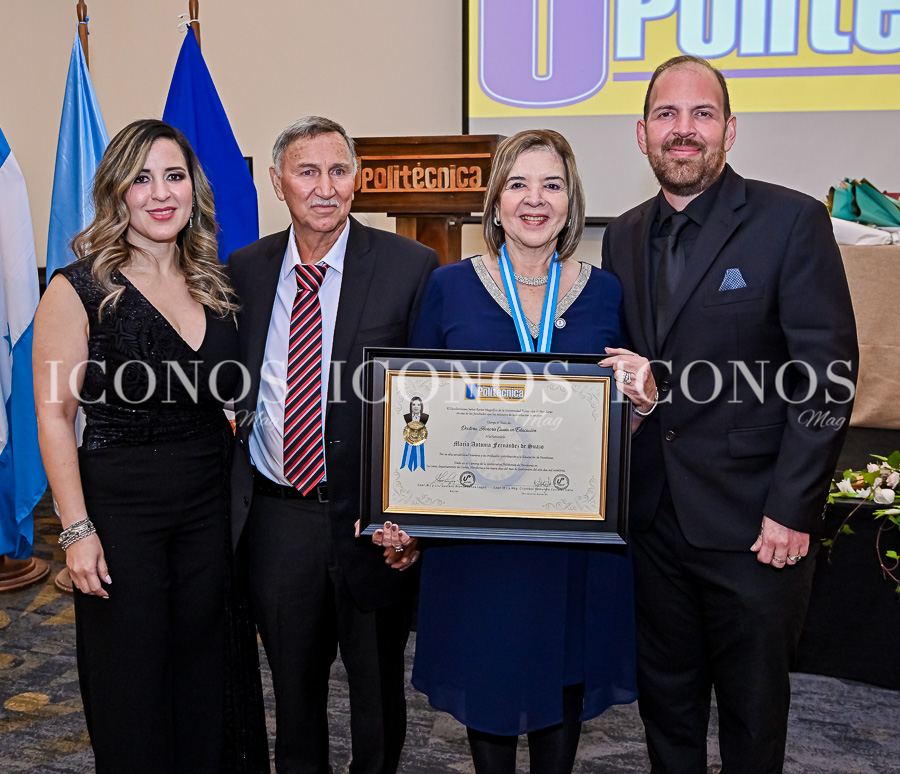 Doctorado Honoris Causa en Educación 2023 by UPH Honduras 3