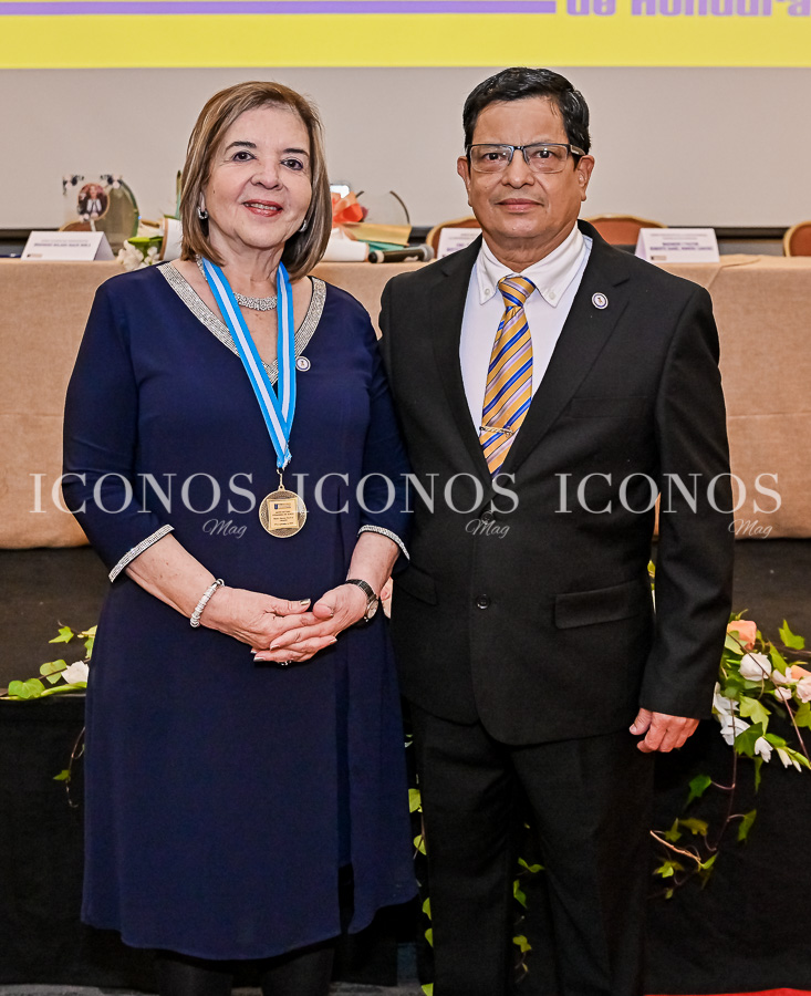 Doctorado Honoris Causa en Educación 2023 by UPH Honduras 3