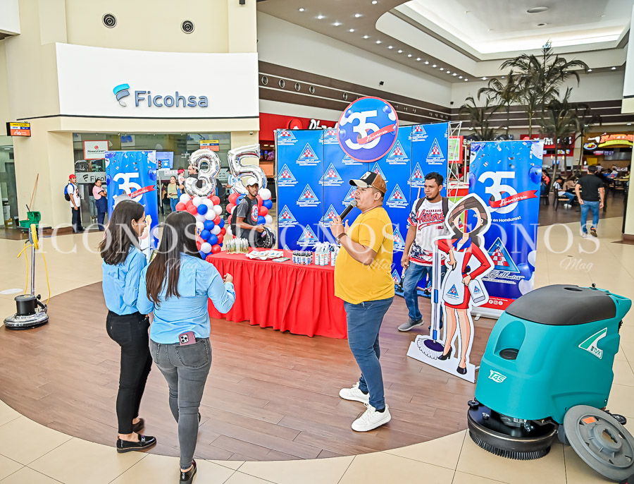 El 35 aniversario de Pisos Brillantes