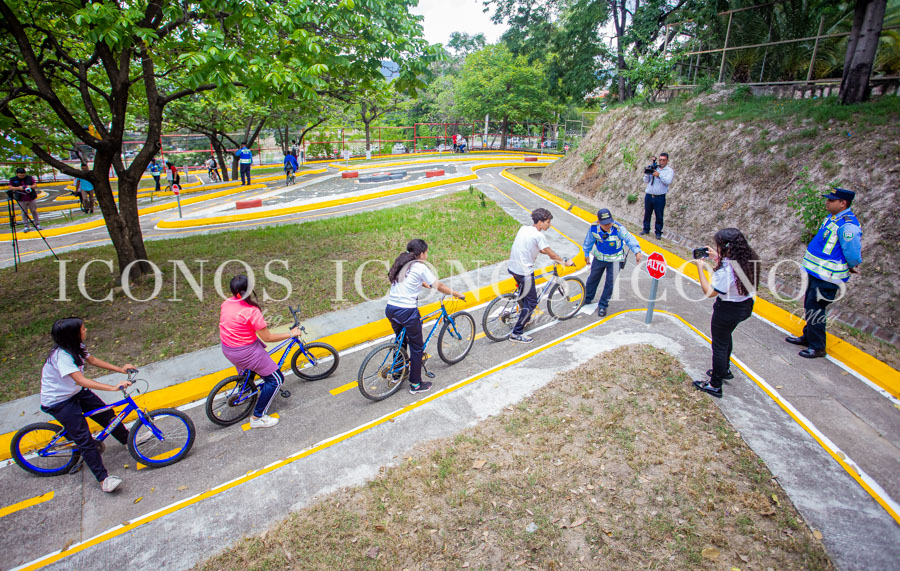 Reapertura parque vial Museo Chiminike por Grupo Flores