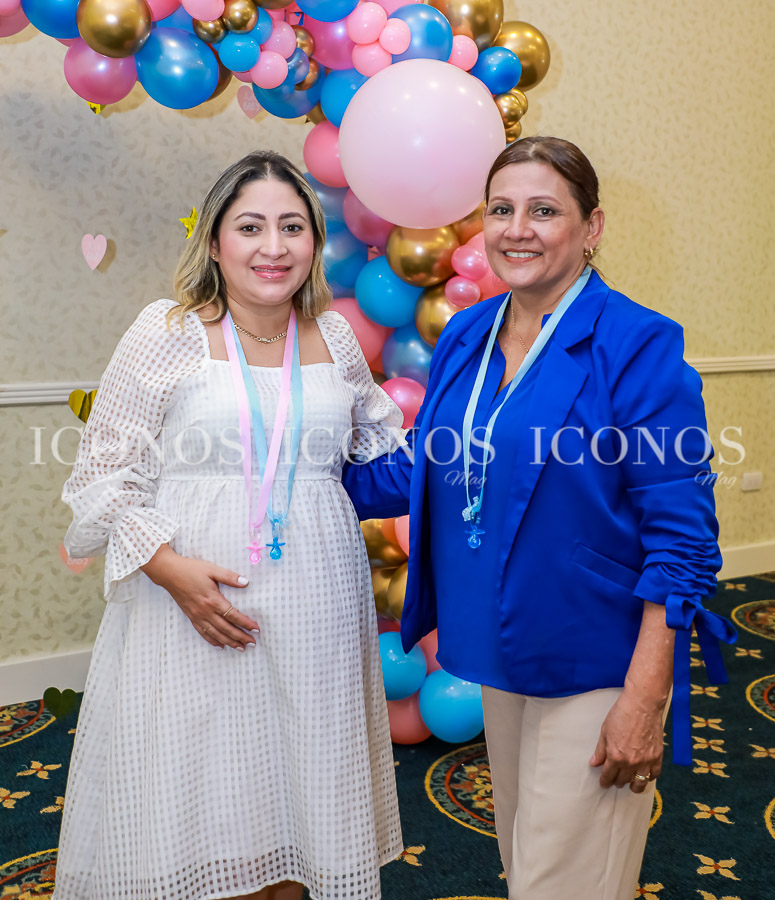 Revelación de género Jackeline González