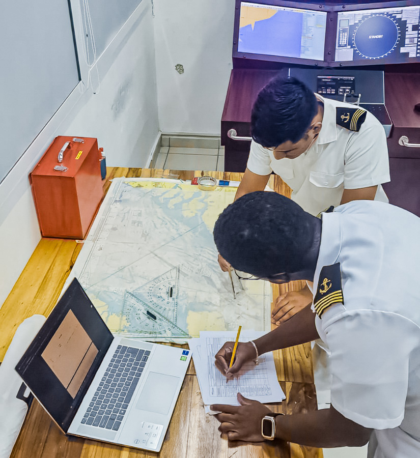 Defensa profesional de navegación y control marítimo by UCENM 2023