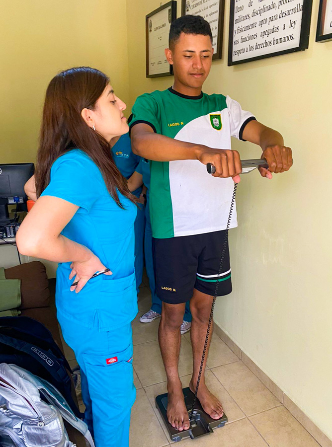 Evaluación Nutricional a Policía Militar by UCENM Honduras