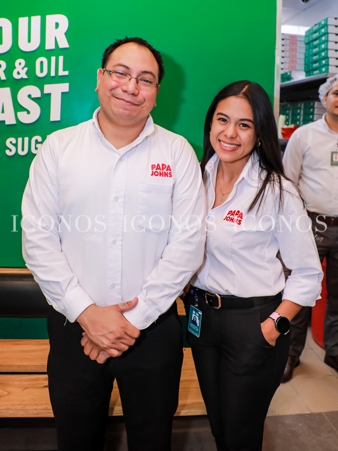 Lanzamiento pizza Shaq a roni by Papa John's Honduras