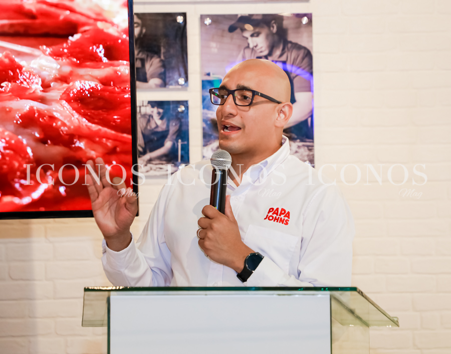 Lanzamiento pizza Shaq a roni by Papa John's Honduras