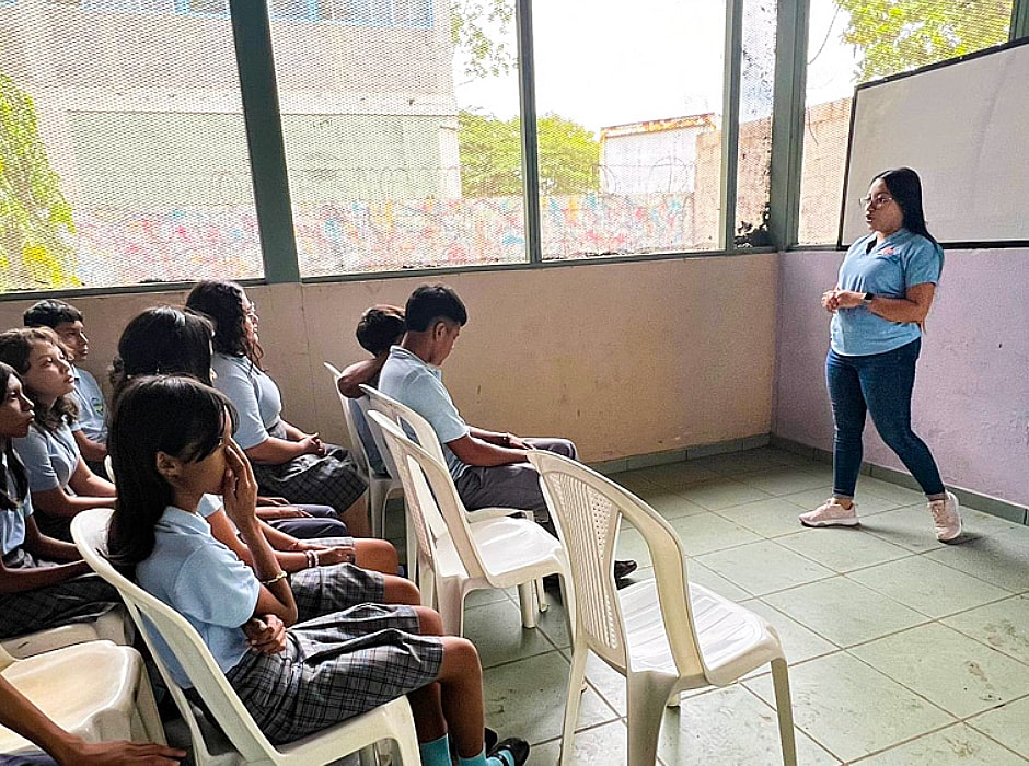 PORTADACharlas-salud-emocional-by-UCENM-San-Pedro-Sula-min