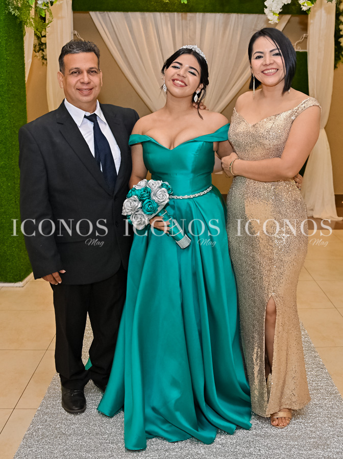 Quince años Angie Martínez (54)