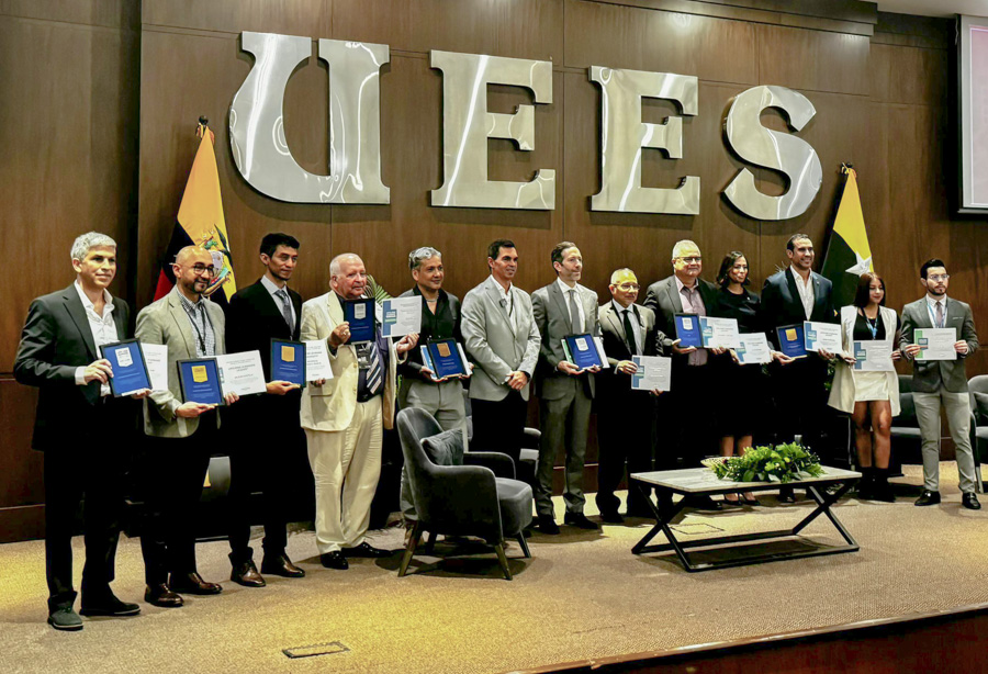 Reconocimiento USAP Cumbre Nuevas Fronteras Educación 360 (8)