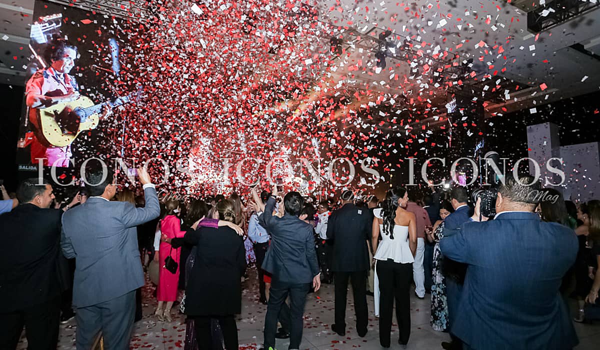 especial 100 años grupo flores 2023