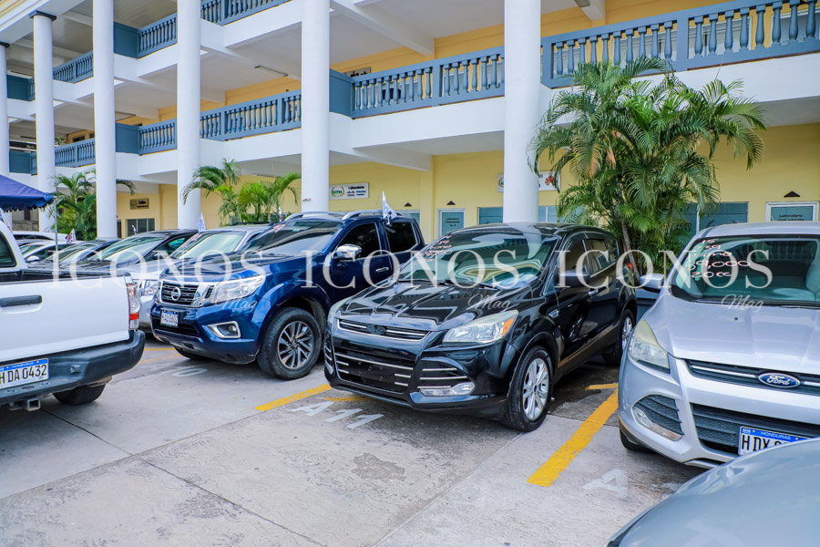 Gran feria creditón de autos San Pedro Sula