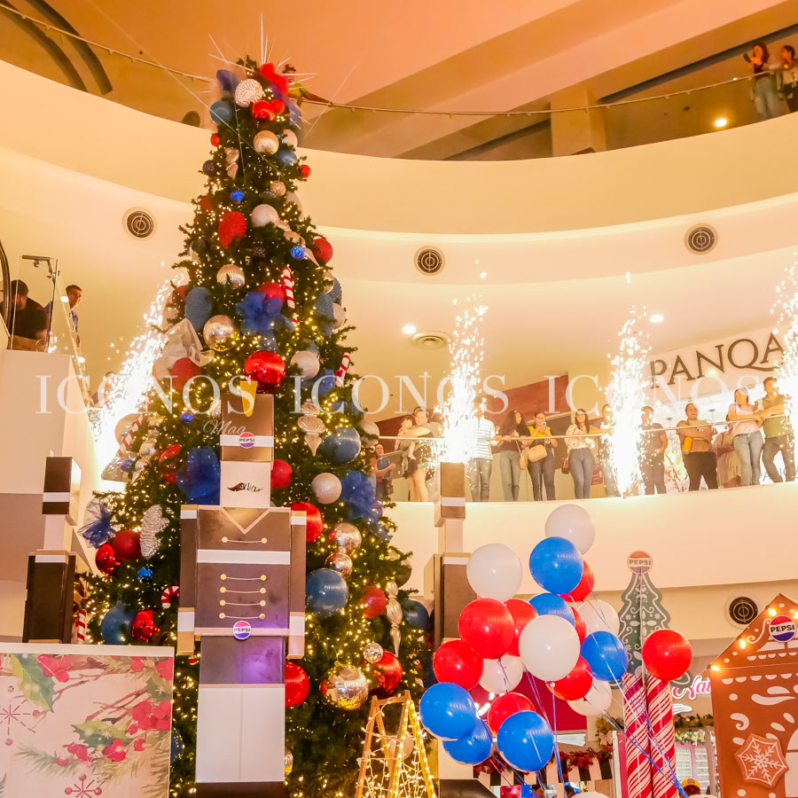 Encendida árbol Navidad 2023 by Pepsi Honduras