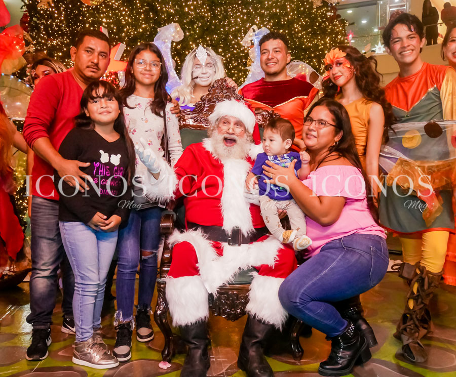 Encendido árbol de Navidad 2023 by Mall Multiplaza San Pedro Sula