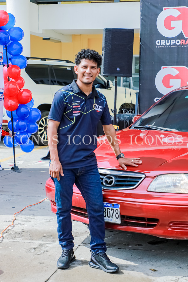 Entrega Camaro 2019 en Feria Creditón 2023 San Pedro Sula