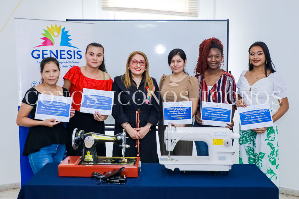 Entrega kits emprendedoras by Grupo Jaremar (2)