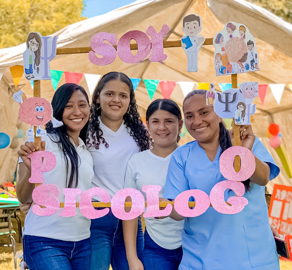 Feria psicológica 2023 by UCENM Honduras