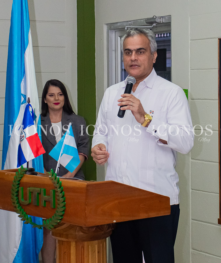 La mujer y su lucha por sus derechos y reivindicaciones by UTH Honduras (19)