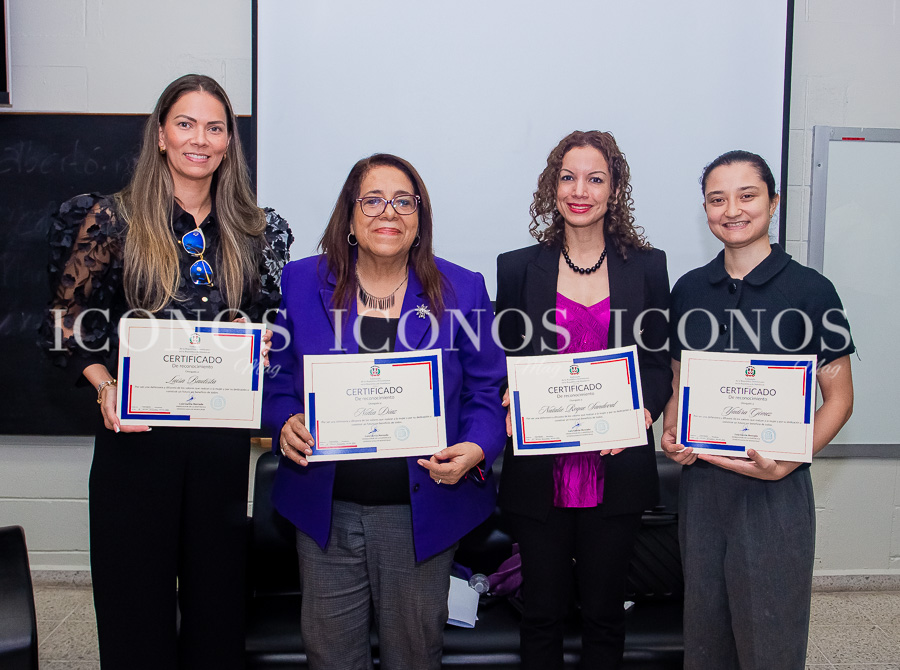 La mujer y su lucha por sus derechos y reivindicaciones by UTH Honduras (1)